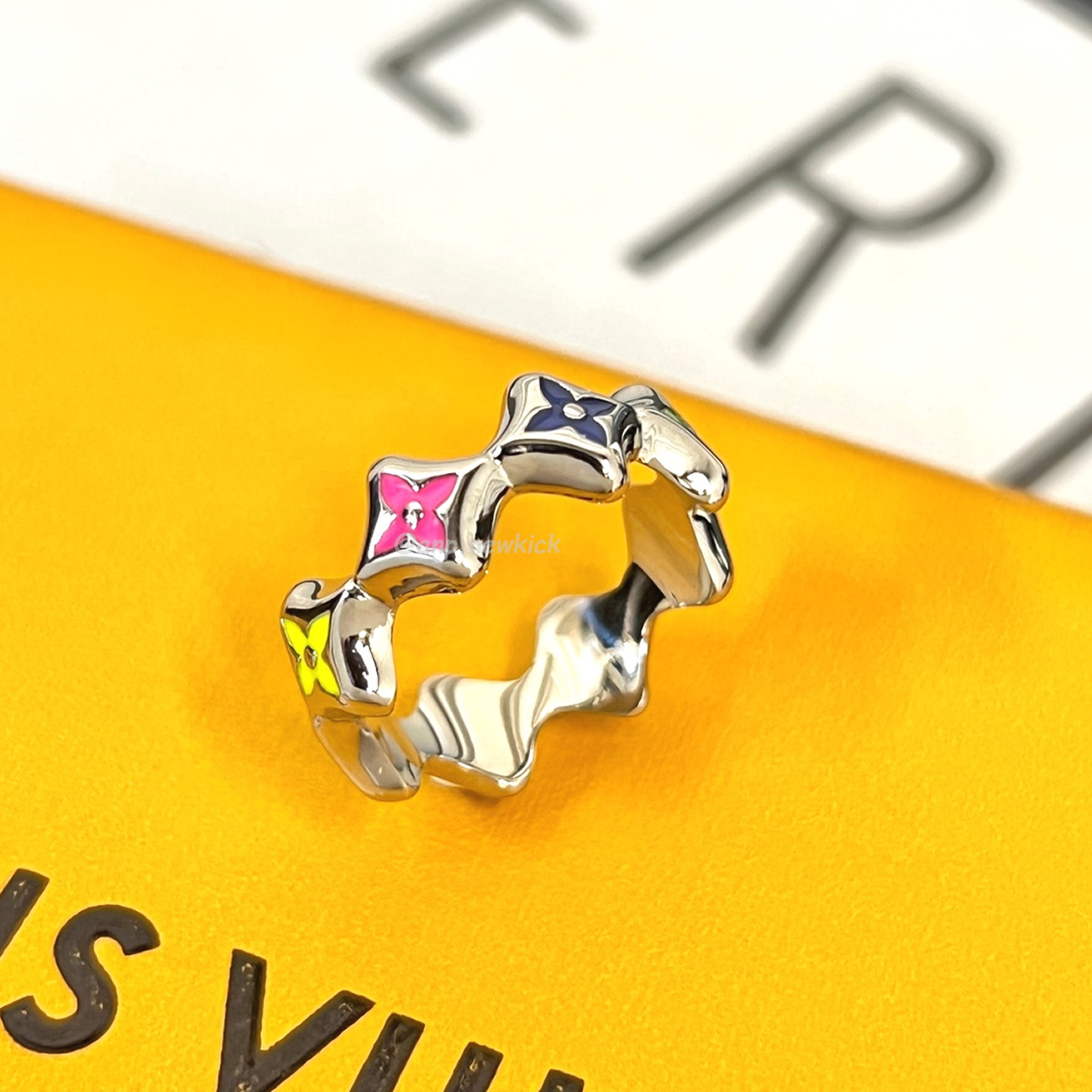 Louis Vuitton Mng Party Set Of 2 Rings Multicolored (2) - www.newkick.vip